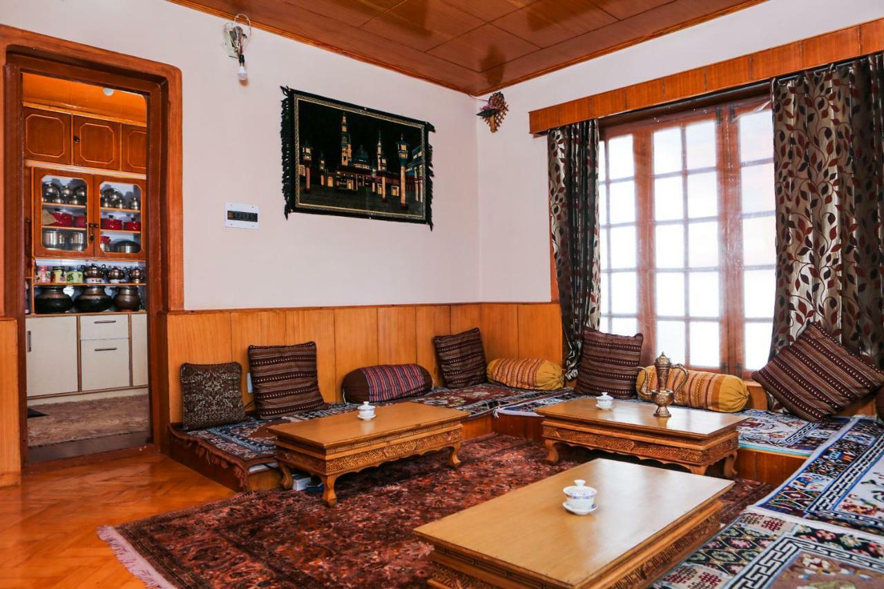 Oyo 37004 City Heart Guest House 레 외부 사진